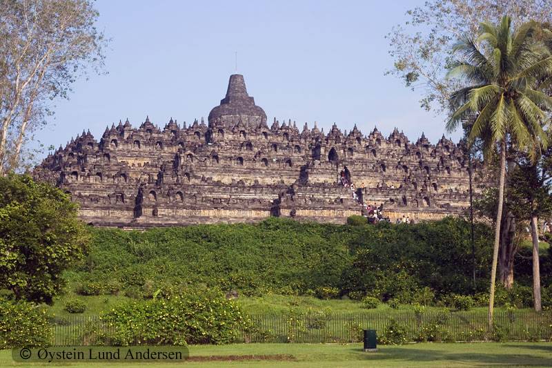 The temple seen from a distance.