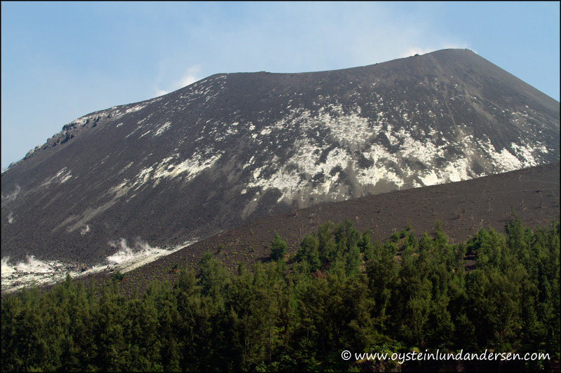 Krakatau-volcano-June-2012x5