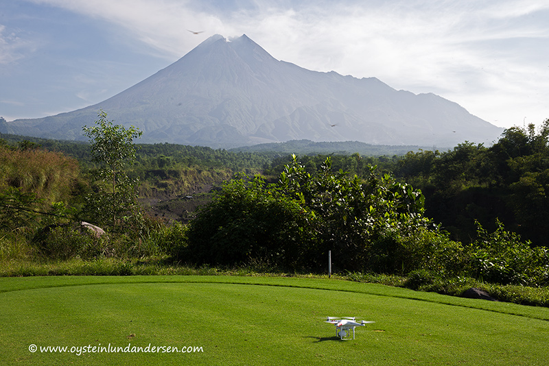 1. My "drone" ready to take some aerial photos of Merapi. 3th May - 08:17 (local time)