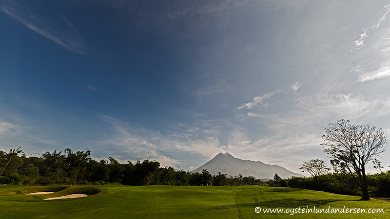 7. Merapi seen from a golf field south of the mountain. (07:51)