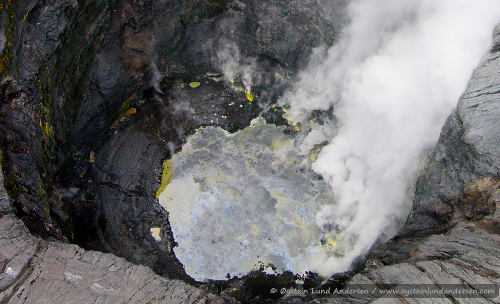Tengger-Bromo-volcano-desember-2014-(DJI00748x1)
