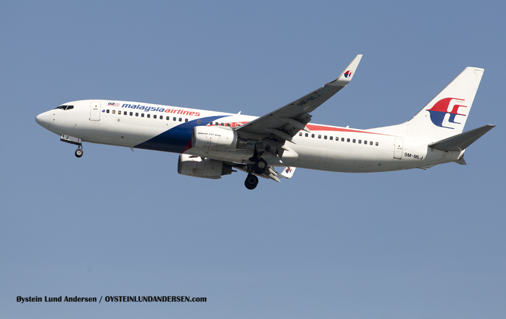 Malaysian Airlines arriving from Kuala Lumpur (23 December 2015)