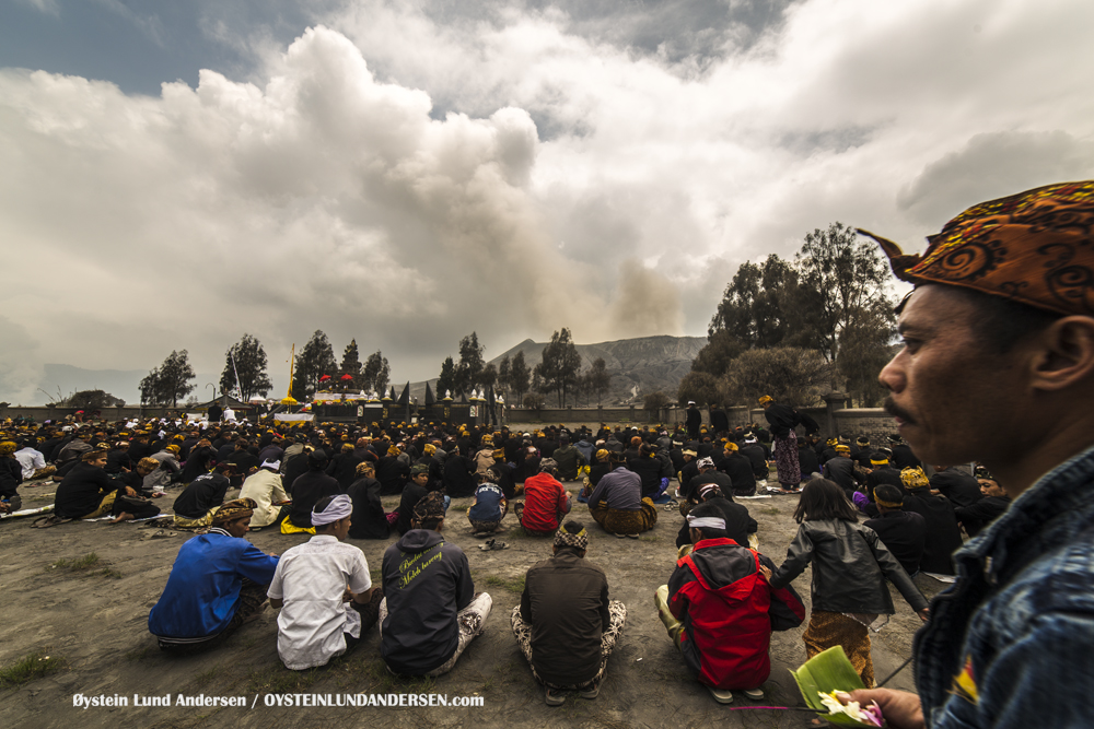 Camara Lawang-Kuningan Hindu Festival 2016 Bromo Indonesia