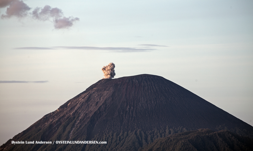 Semeru Bromo Tengger Indonesia Eruption Volcano April 2016