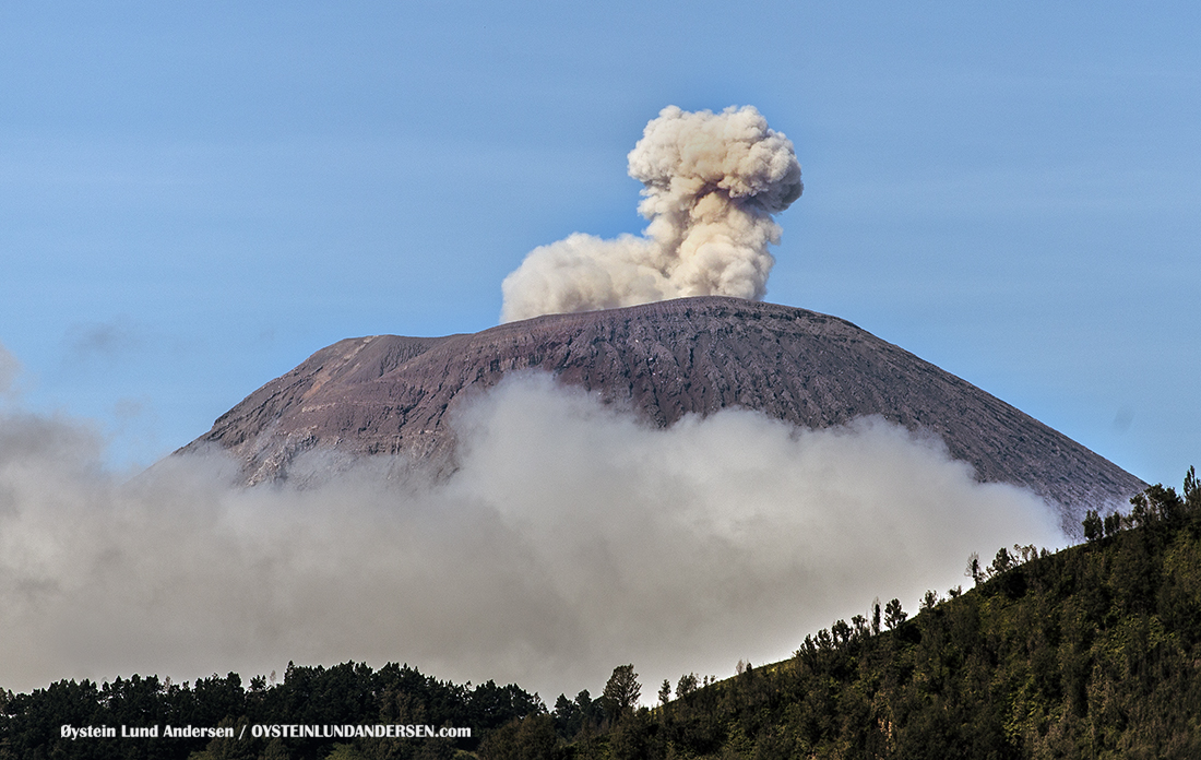 Semeru tengger java volcano Indonesia 2016 eruption