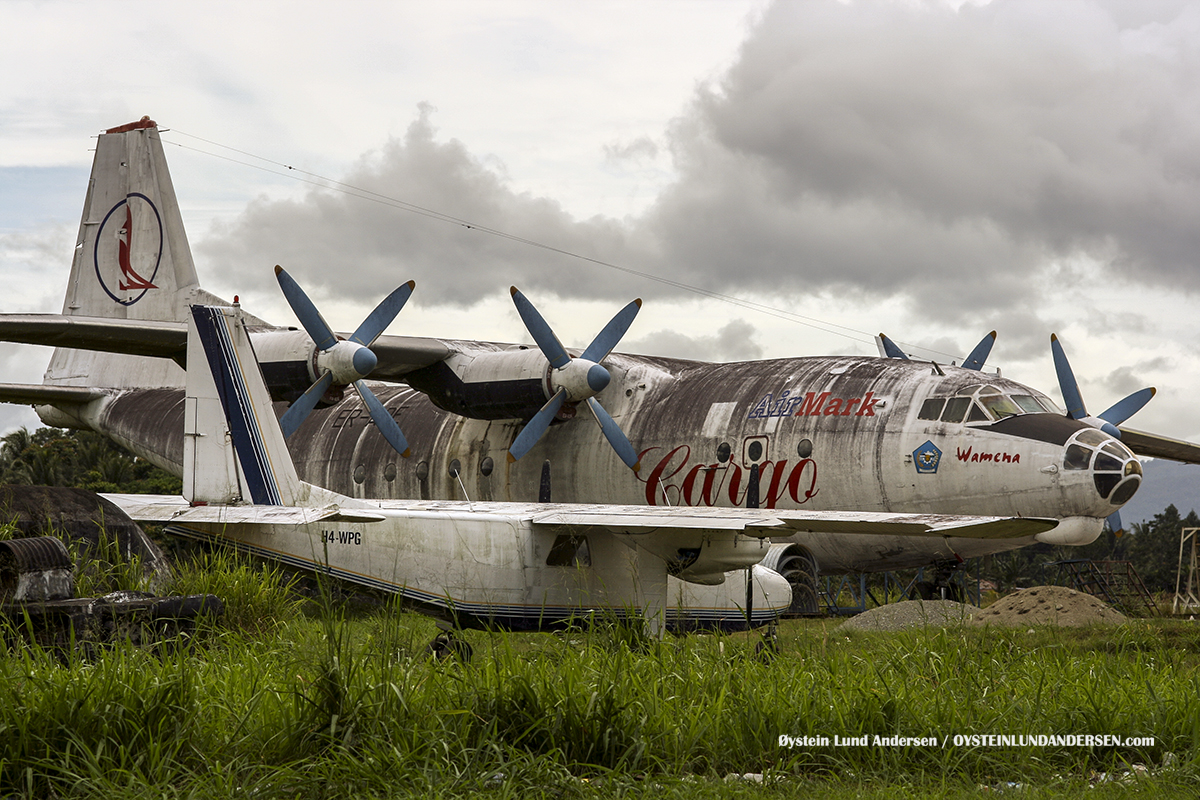 Antonov-12 (ER-AaAntonov-12 (ER-ADE) Sentani Papua IndonesiaDE) (March 2007)