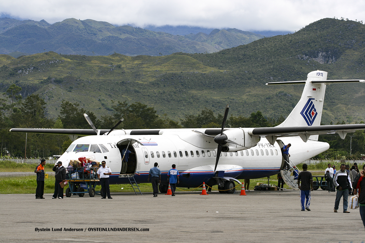 ATR-72 (PK-YRX) Trigana Wamena WMX airport papua