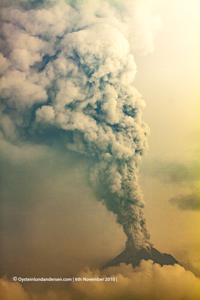 Merapi Volcano eruption plume plinian 2010 andersen