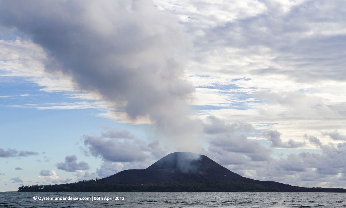 Krakatau volcano indonesia eruption April 2012 anak-krakatau