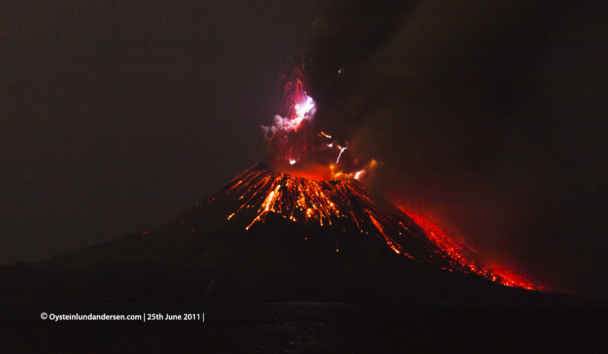 Krakatau Krakatoa 2011 eruption volcano ash Øystein Andersen. 