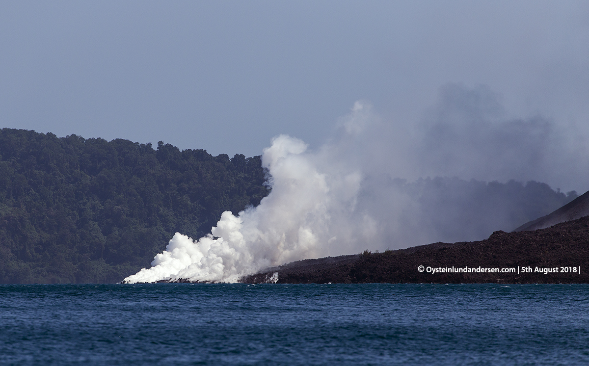 Krakatau volcano eruption explosion 2018 strombolian indonesia lava-flow