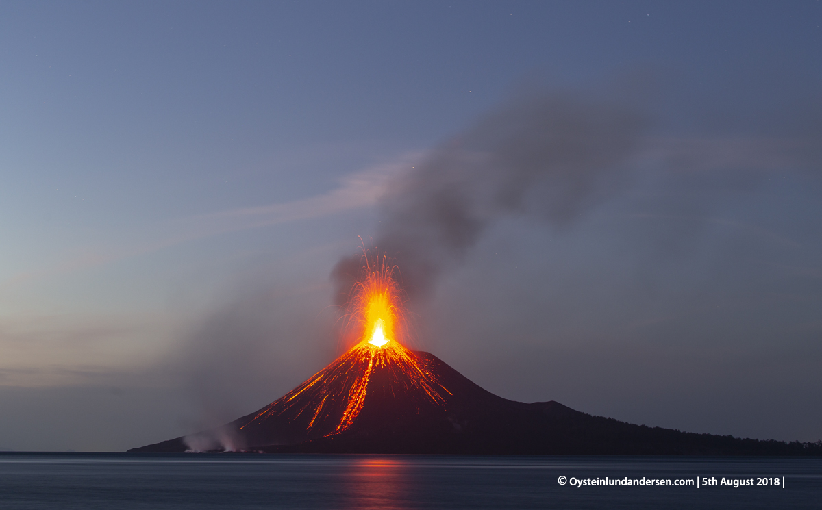 Krakatau volcano eruption explosion august 2018 strombolian indonesia lava-flow