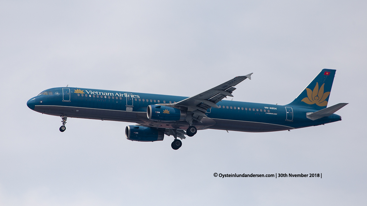 Jakarta airport Indonesia CGK Vietnam Airlines Airbus 321-200 (VN-A604)